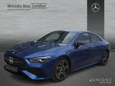 Usado Mercedes CLA200 163 CV (119 kW) 2025 Azul Berlina