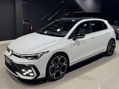 Begagnad VW Golf VIII GTI 265 HK (194 kW) 2025 Vit Halvkombi