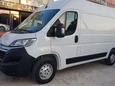 Usado Citroën Jumper 120 CV (88 kW) 2023 Blanco Monovolumen