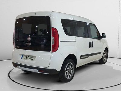 Usado Fiat Doblò Trekking 120 CV (88 kW) 2022 Blanco Monovolumen