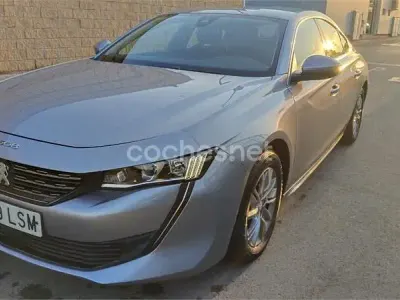 Usado Peugeot 508 Active 130 CV (95 kW) 2021 Gris / plata Berlina