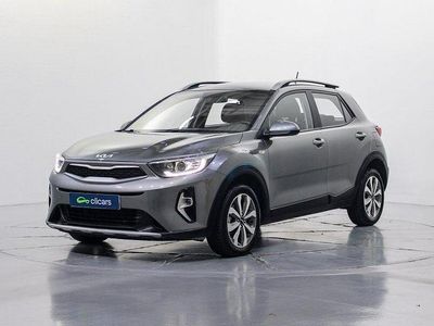 Gris / plata Usado 2023 Kia Stonic SUV | 12.990 € (Precio justo)
