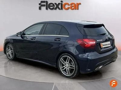 Usado Mercedes A180 AMG line 109 HP (80 kW) 2017 Azul