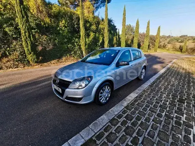 Usado Opel Astra Edition 80 CV (58 kW) 2005 Gris / plata Berlina