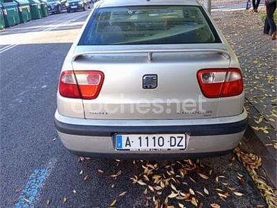 Gris / plata Usado 1999 Seat Cordoba Stella Berlina | 1200 €