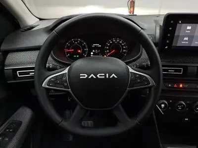 Usado Dacia Jogger Expression 110 CV (80 kW) 2025 Gris Monovolumen
