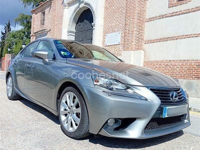 Lexus IS300h