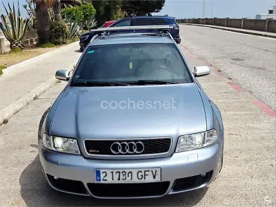 Usado Audi RS4 Sport 380 CV (279 kW) 2001 Gris / plata Familiar