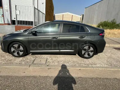 Usado Hyundai Ioniq Style 141 CV (103 kW) 2022 Gris / plata Utilitario