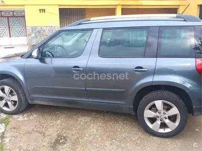 Usado Skoda Yeti Ambition 150 CV (110 kW) 2016 Gris / plata SUV