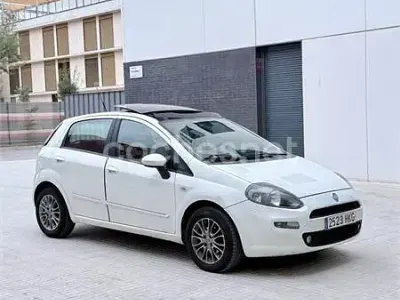 Usado Fiat Punto Easy 77 CV (56 kW) 2013 Blanco Utilitario