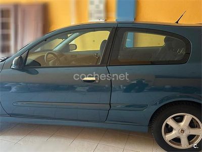 Usado Nissan Almera 110 CV (80 kW) 2001 Azul Berlina