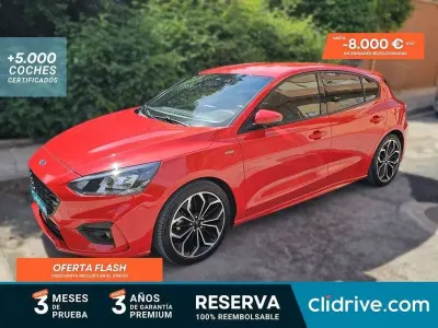 Usado Ford Focus ST-Line X 120 CV (88 kW) 2022 Rojo Utilitario