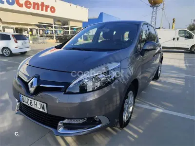 Usado Renault Scénic III Dynamique 110 CV (80 kW) 2012 Marrón Monovolumen