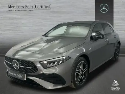 Usado Mercedes A250 AMG line 218 CV (160 kW) 2025 Gris montaña Berlina