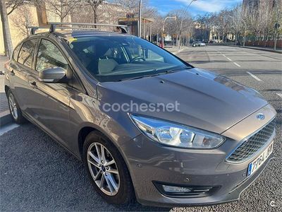 Usado Ford Focus Sport 125 CV (91 kW) 2014 Gris / plata Berlina