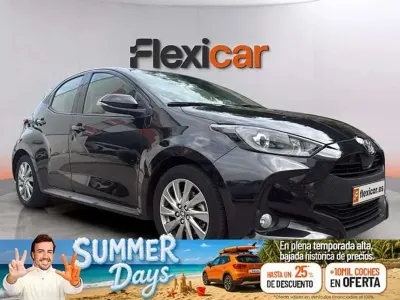 Usado Toyota Yaris Active 116 CV (85 kW) 2022 Negro Utilitario