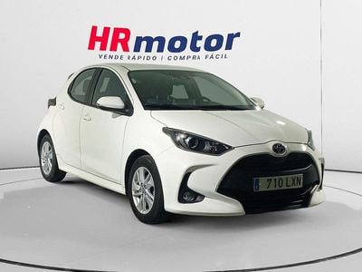 Blanco Usado 2022 Toyota Yaris Hybrid Business Edition Utilitario | 16.390 € (Precio justo)