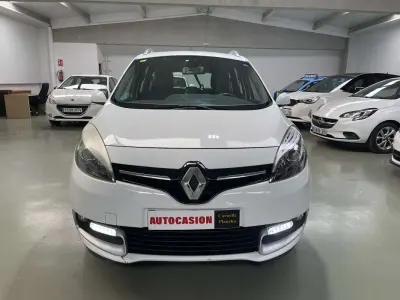 Usado Renault Scenic E-Tech 116 CV (85 kW) 2015 Blanco Monovolumen