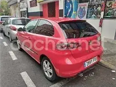Usado Seat Ibiza Stylance 105 CV (77 kW) 2007 Rojo Utilitario