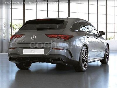 Gris / plata Usado 2021 Mercedes CLA200 Shooting Brake Familiar | 26.990 € (Caro)