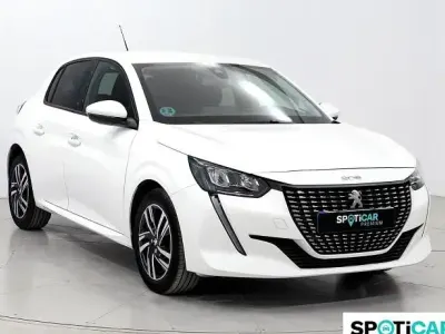 Usado Peugeot 208 Allure 100 CV (73 kW) 2022 Blanco Utilitario