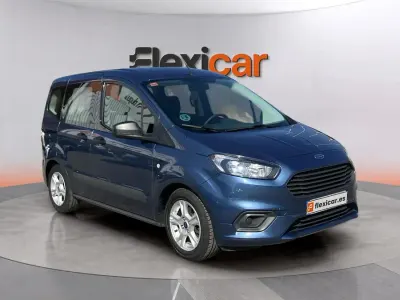 Usado Ford Tourneo Courier Trend 102 CV (75 kW) 2019 Azul Monovolumen