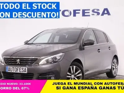 Usado Peugeot 308 Allure 130 CV (95 kW) 2019 Gris / plata Berlina