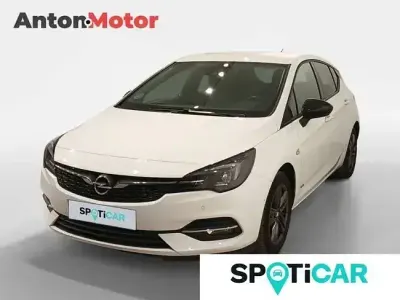 Usado Opel Astra Design & Tech 110 CV (80 kW) 2021 Blanco