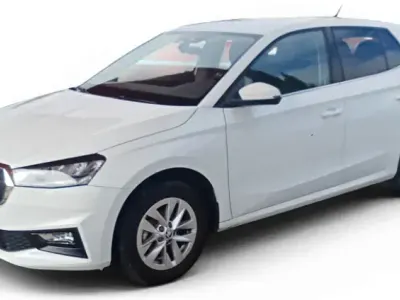 Usado Skoda Fabia Selection 80 CV (58 kW) 2024 Blanco Utilitario