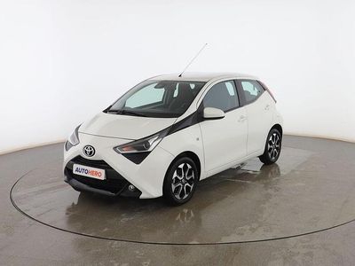 Blanco Usado 2019 Toyota Aygo X-play Utilitario | 13.299 € (Un poco caro)