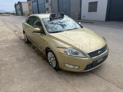 Usado Ford Mondeo Trend 140 CV (102 kW) 2007 Amarillo Berlina