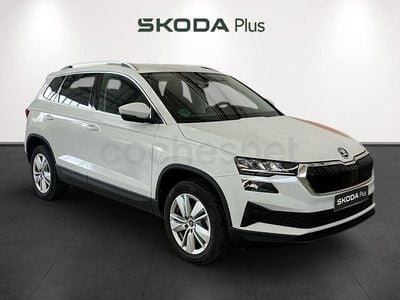 Usado Skoda Karoq Selection 150 CV (110 kW) 2025 Blanco SUV