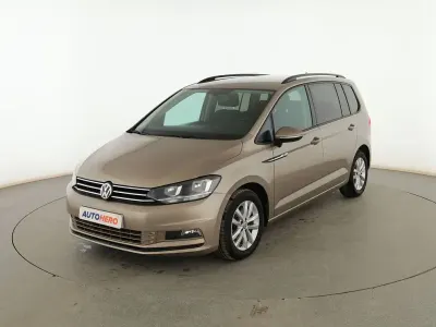 Usado VW Touran Advance 150 CV (110 kW) 2017 Amarillo Monovolumen