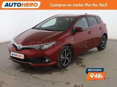 Usado Toyota Auris Hybrid Style 136 CV (100 kW) 2017 Rojo Berlina