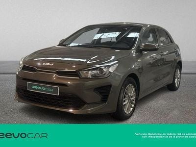 Usado Kia Rio 100 CV (73 kW) 2023 Verde