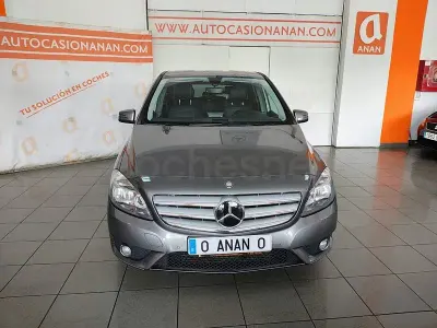Usado Mercedes B180 109 CV (80 kW) 2016 Gris / plata Utilitario