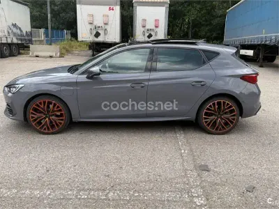Usado Cupra Leon 245 CV (180 kW) 2021 Gris / plata Berlina