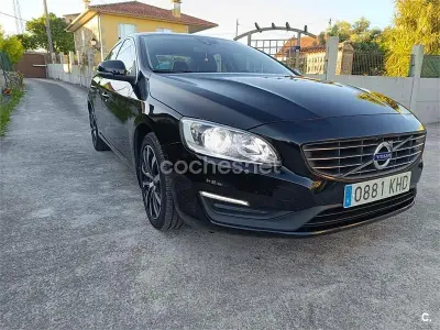 Usado Volvo S60 Momentum 150 CV (110 kW) 2018 Negro Berlina