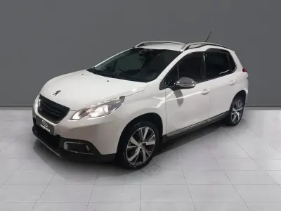 Usado Peugeot 2008 Allure 110 CV (80 kW) 2015 Blanco SUV