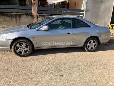 Gris / plata Usado 2000 Honda Accord Coupe | 8500 €