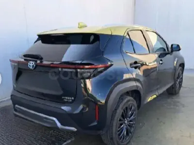 Usado Toyota Yaris Cross 116 CV (85 kW) 2022 Negro SUV
