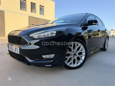 Usado Ford Focus Sport 125 CV (91 kW) 2016 Negro Berlina