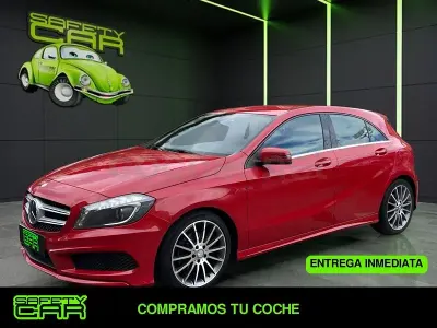 Usado Mercedes A180 AMG line 109 CV (80 kW) 2015 Rojo Utilitario