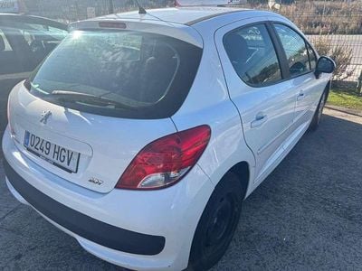 Usado Peugeot 207 95 CV (69 kW) 2011 Blanco Utilitario