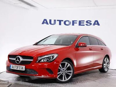 Usado Mercedes CLA200 Shooting Brake Urban 136 CV (100 kW) 2018 Rojo Familiar