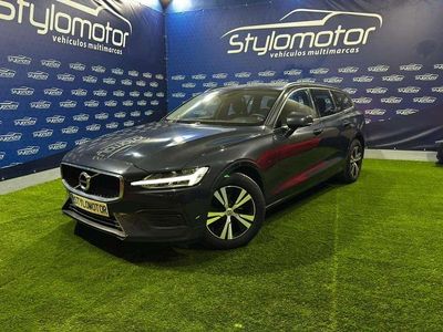 Begagnad Volvo V60 Momentum 150 HK (110 kW) 2021 Vit Kombi