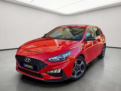 Usado Hyundai i30 N Line 120 CV (88 kW) 2024 Rojo Berlina