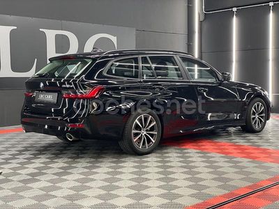 Negro Usado 2021 BMW 320e Comfort Edition Familiar | 29.500 € (Un poco caro)
