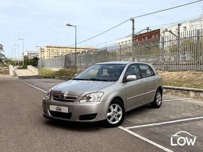 Usado Toyota Corolla Sol 110 CV (80 kW) 2006 Gris / plata Berlina